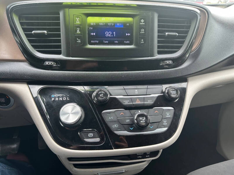 2017 Chrysler Pacifica LX