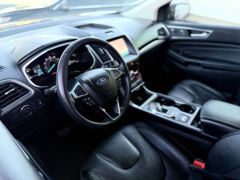2020 Ford Edge Titanium