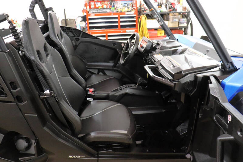 2023 Can-Am Commander XT 700