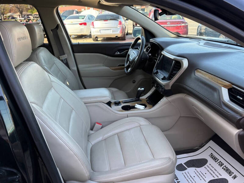 2017 GMC Acadia Denali