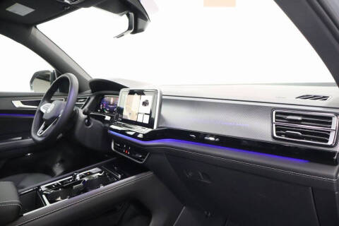 2026 Volkswagen Atlas Cross Sport SEL R-Line Black 4Motion