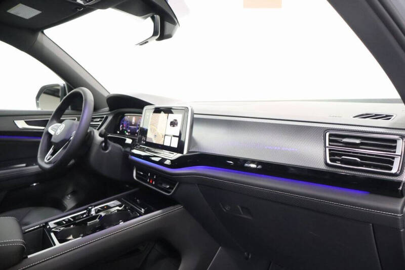 2026 Volkswagen Atlas Cross Sport SEL R-Line Black 4Motion