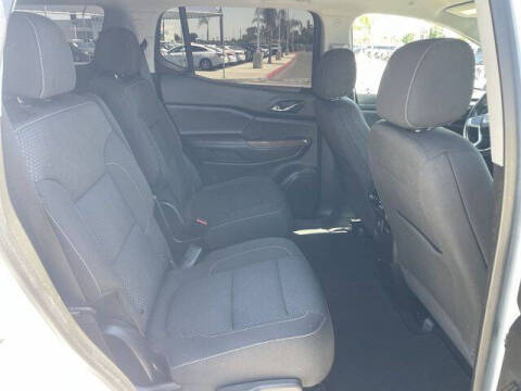 2023 GMC Acadia SLE