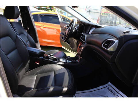 2018 Infiniti QX30 Essential