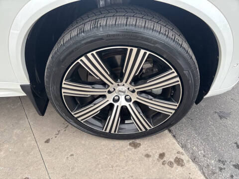 2024 Volvo XC90 Recharge T8 Ultimate Bright Theme 7P