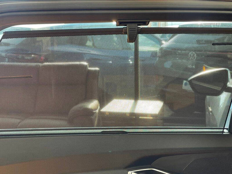 2019 Audi e-tron quattro Prestige