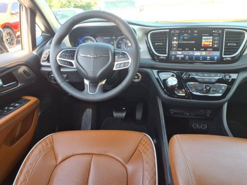 2025 Chrysler Pacifica Pinnacle
