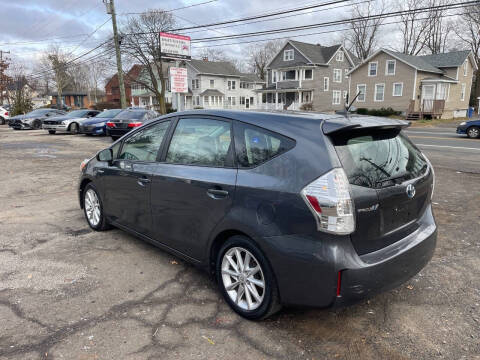 2012 Toyota Prius v Five