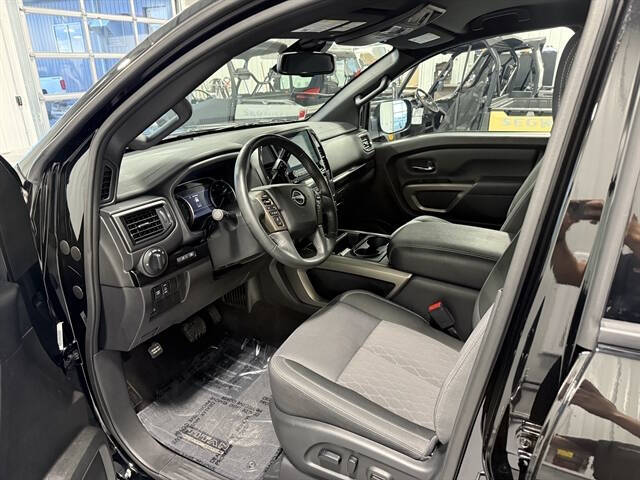 2024 Nissan Titan SV