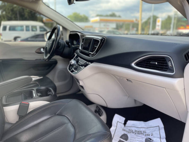 2018 Chrysler Pacifica Touring L