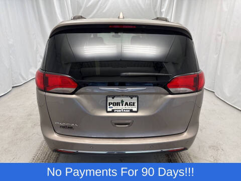 2017 Chrysler Pacifica Touring-L