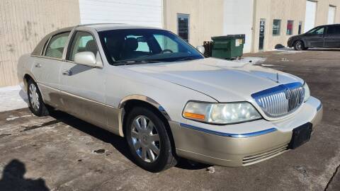 2005 Lincoln Town Car for sale at Mainstreet USA, Inc. in Maple Plain MN