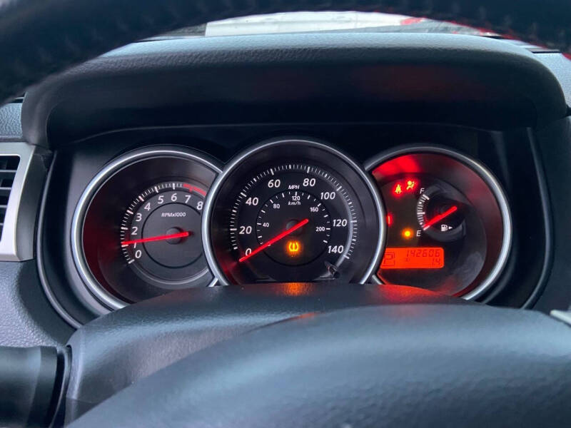 2012 Nissan Versa 1.8 SL