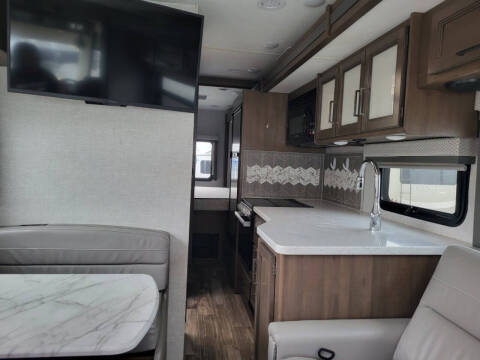 2022 Thor Motor Coach Hurricane 29M