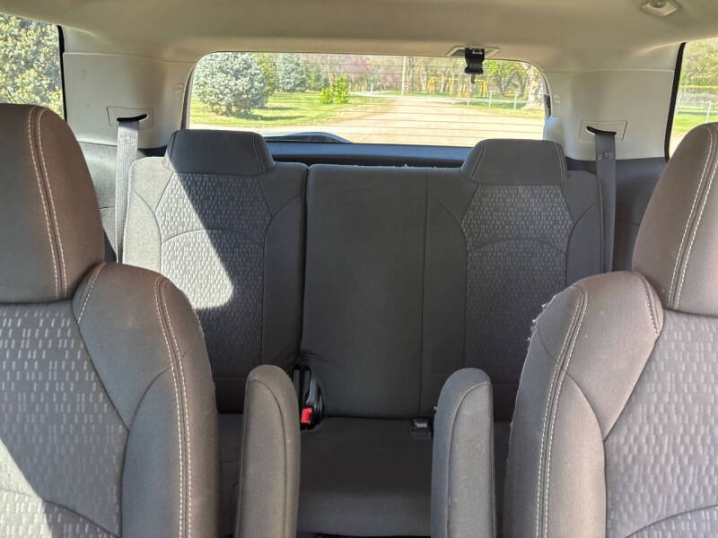 2016 GMC Acadia SLE-2