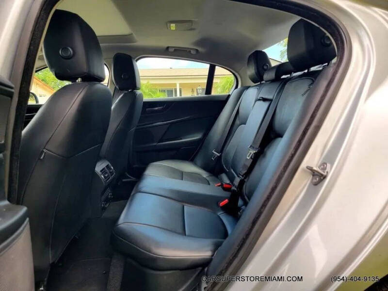 2017 Jaguar XE 25t