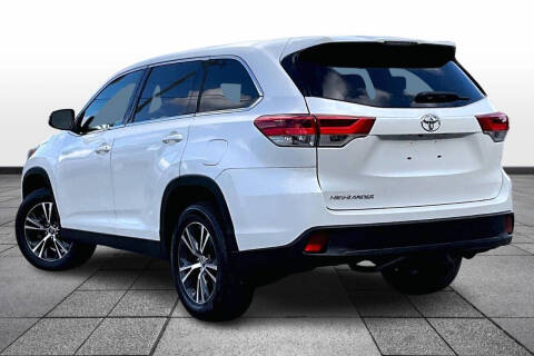 2019 Toyota Highlander LE