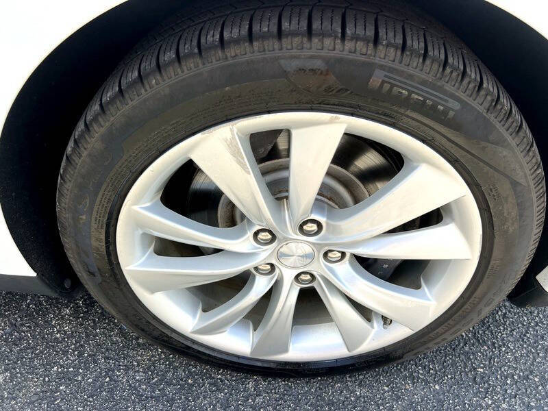 2015 Tesla Model S 85