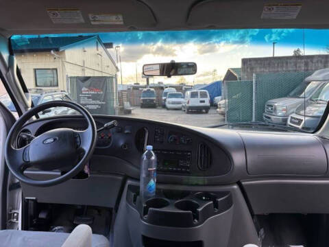 2006 Ford E-Series E-350 SD XLT