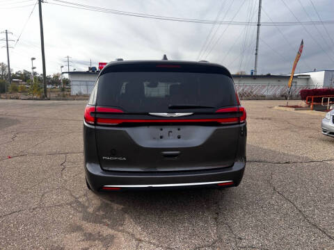 2021 Chrysler Pacifica Touring L
