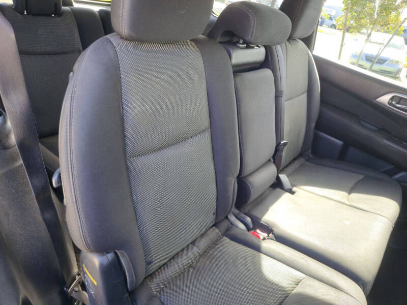 2017 Nissan Pathfinder SV