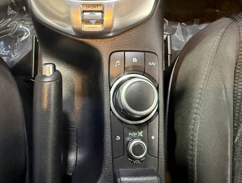 2020 Toyota Yaris LE