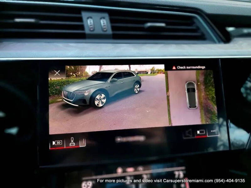 2021 Audi e-tron quattro Premium Plus