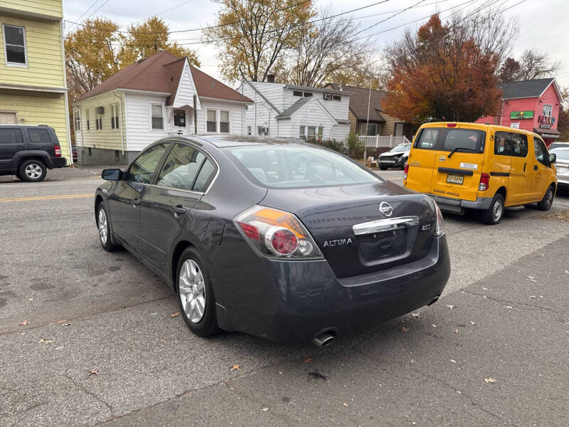 2012 Nissan Altima S photo 5