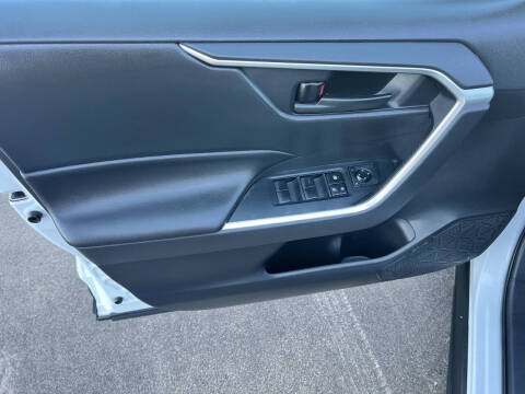 2019 Toyota RAV4 Hybrid LE