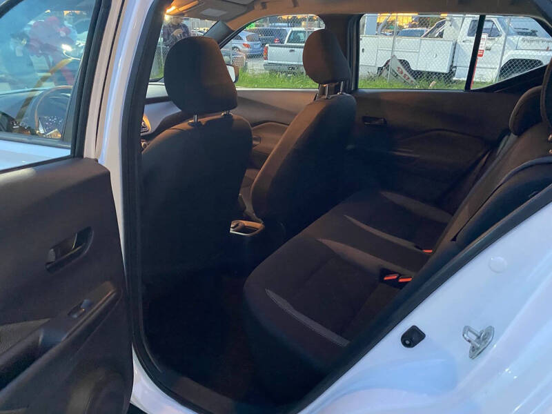 2020 Nissan Kicks S
