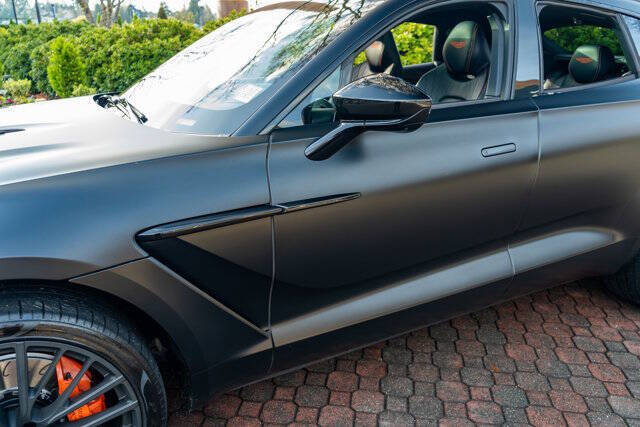2022 Aston Martin DBX