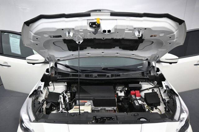 2021 Nissan LEAF SL PLUS