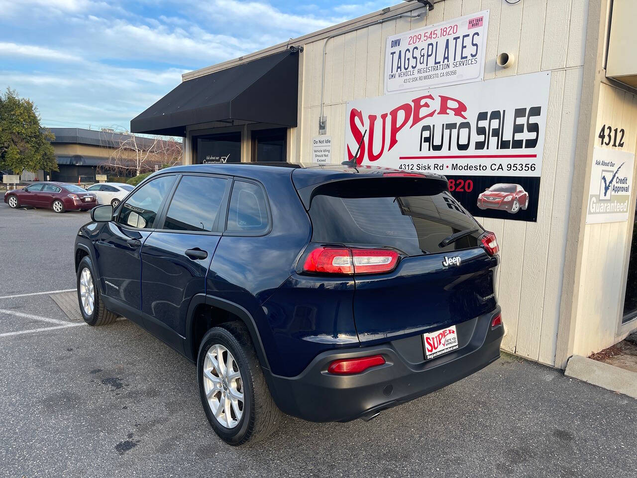 2015 Jeep Cherokee for sale at Super Auto Sales Modesto in Modesto, CA