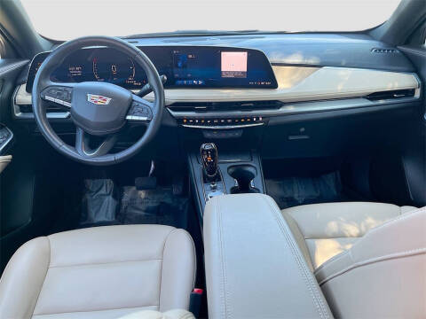 2024 Cadillac XT4 Luxury