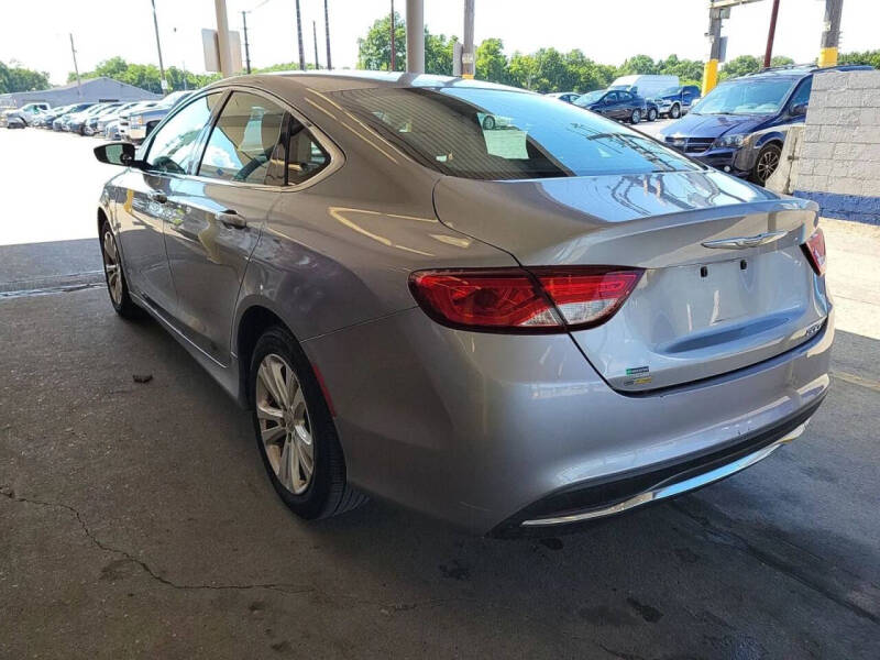 2015 Chrysler 200 Limited
