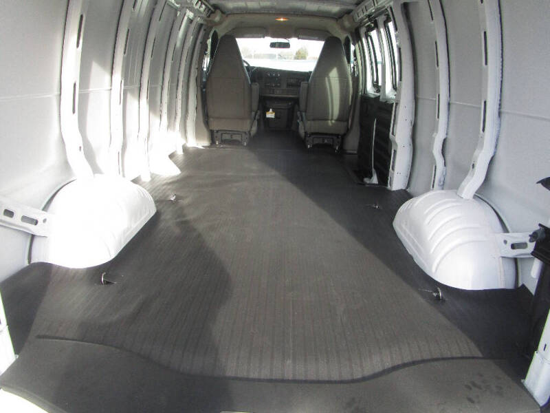 2025 Chevrolet Express 2500
