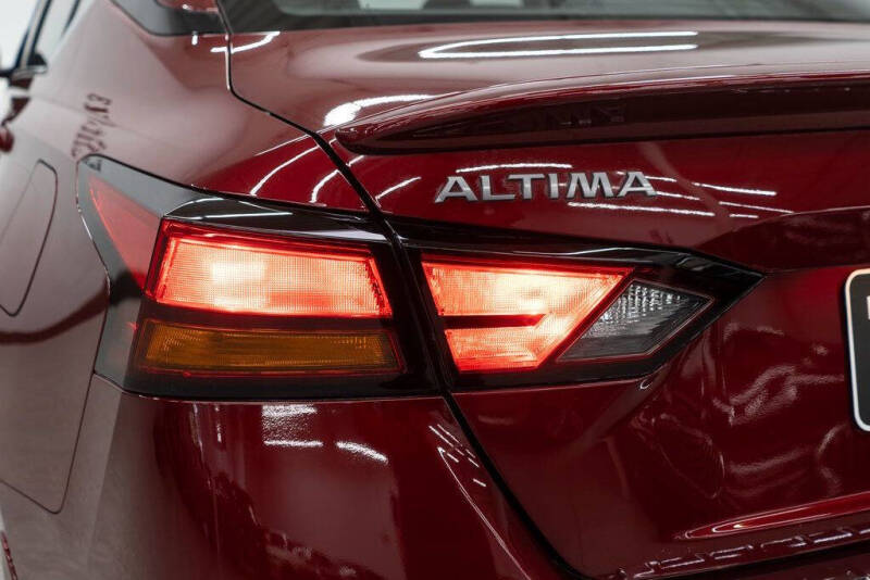 2023 Nissan Altima 2.0 SR