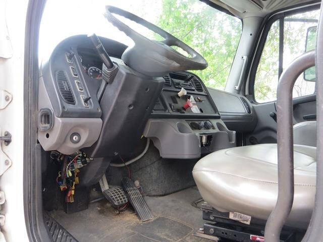 2010 Freightliner Business class M2