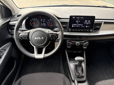 2022 Kia Rio 5-Door S