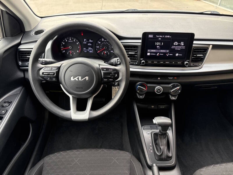 2022 Kia Rio 5-Door S