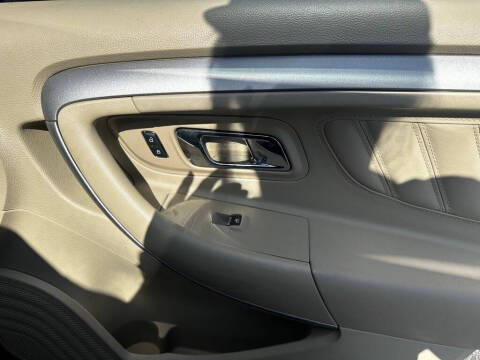 2019 Ford Taurus SEL