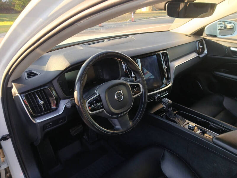 2019 Volvo S60 T6 Momentum