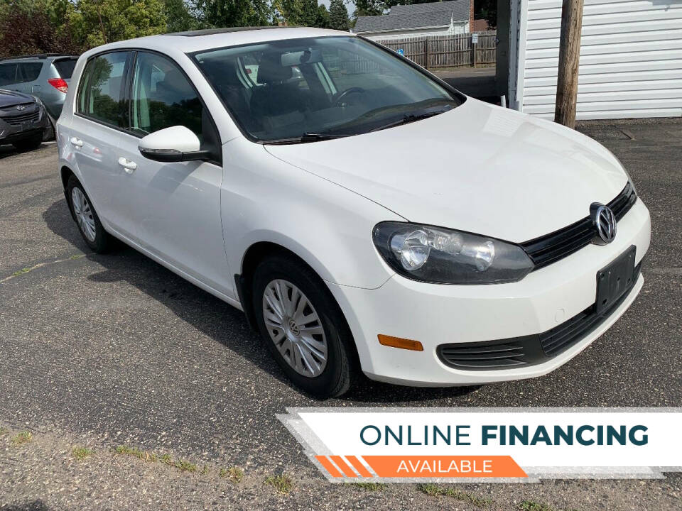 2013 Volkswagen Golf Base's photo