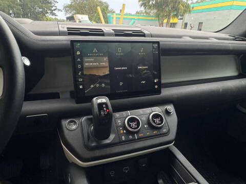 2023 Land Rover Defender 130 SE