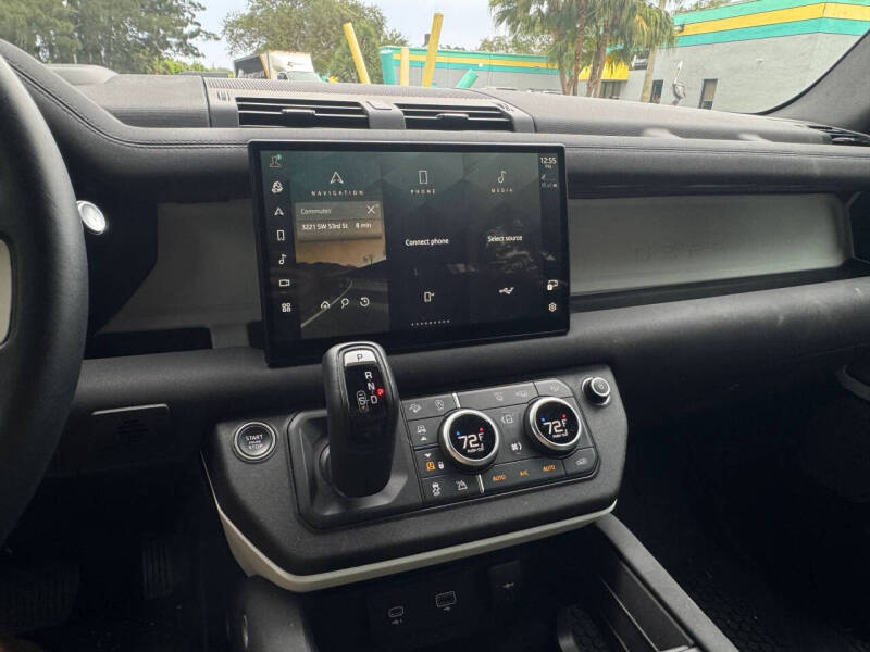 2023 Land Rover Defender 130 SE