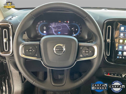 2025 Volvo XC40 B5 Plus Bright Theme