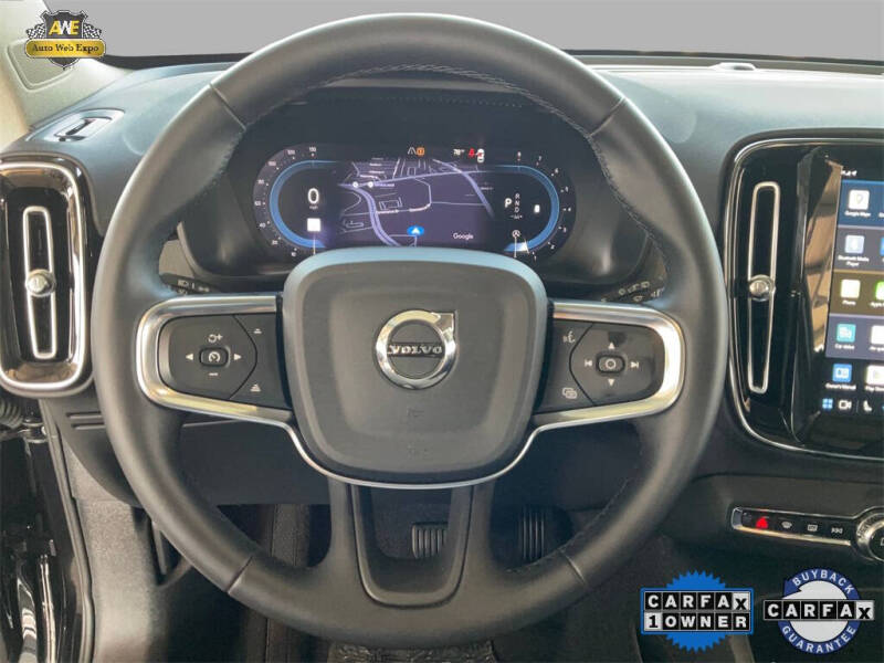 2025 Volvo XC40 B5 Plus Bright Theme