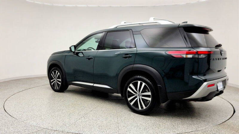 2023 Nissan Pathfinder Platinum