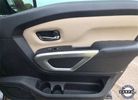 2017 Nissan Titan SV