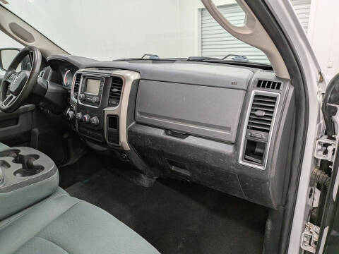 2016 RAM 1500 SLT